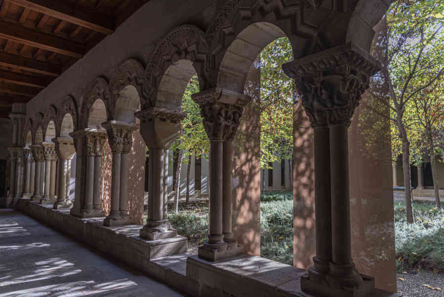 Comunidad Foral de Navarra 014 - Tudela - catedral de Santa María - claustro.jpg